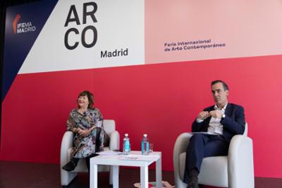 Maribel López, directora de ARCO, y Juan Arrizabalaga, director general de IFEMA MADRID, durante la presentación de ARCOmadrid 2024 que se celebrará del 6 al 10 de marzo.