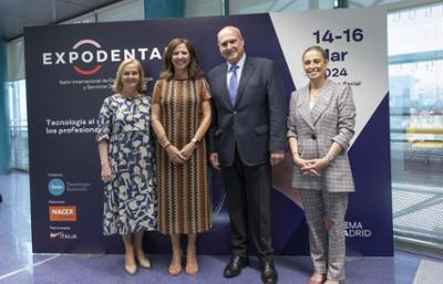 Posado de los ponentes de la presentación, De izquierda a derecha la secretaria general de Fenin, Margarita Alfonsel; la  directora de negocio de IFEMA MADRID, Arancha Priede; el presidente del Sector Dental de Fenin, Luis Garralda, y  la directora de EXPODENTAL, Ana Rodríguez