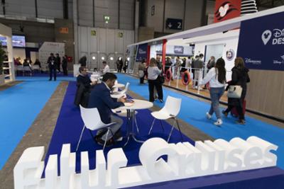 Foto stand Fitur Cruises 24