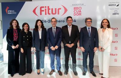 Fotografía de familia de la rueda de prensa de presentación FITUR 2024