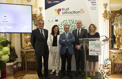 foto familia presentación FRUIT ATTRACTION Embajada de Brasil