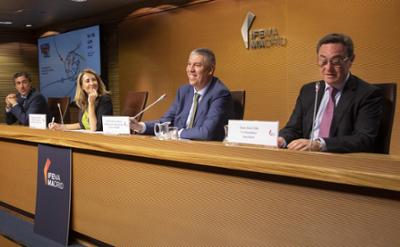 Raquel Sánchez Jiménez, ministra de Transportes, Movilidad y Agenda Urbana del Gobierno de España; José Vicente de los Mozos, presidente del Comité Ejecutivo de IFEMA MADRID; David Moneo, director de Global Mobility Call, y Juan José Lillo, cofundador de Smobhub