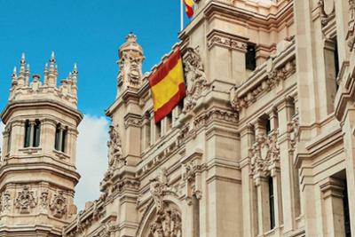 Bandera de España en el ayuntamiento de Madrid