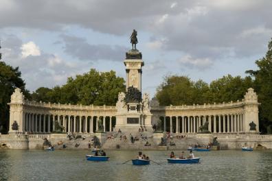 Estanque del  parque El Retiro Madrid