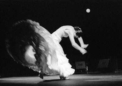 Mujer bailando flamenco