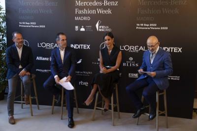 Director General de IFEMA MADRID, Juan Arrizabalaga. Begoña Villacís, ViceAlcaldesa de Madrid; Modesto Lomba, Presidente de ACME; y Benito Jiménez, director de marketing de Mercedes-Benz.