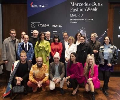 MBFWMadrid Press Conference Family Photo