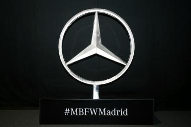 logo Mercedes-Benz