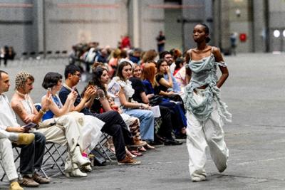 escenario del desfile de jóvenes diseñadores del CSDMM