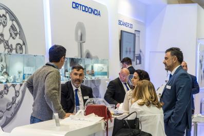 Stand presenting the latest technologies in the dental sector at the last edition of Expodental