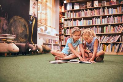 Imagen de niñas leyendo