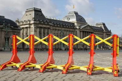 Pitagone Barrier in London.