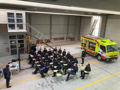 Cádiz firefighters in the Surtruck formation so that they know how to take advantage of the new vehicles