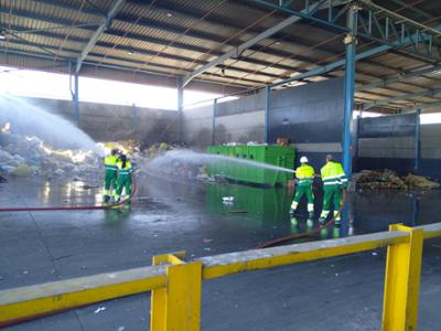 Recycling plant fire- Firefighters Fuenlabrada