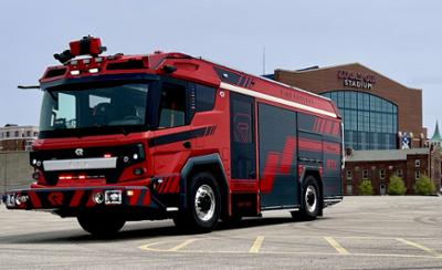 Un moderno camión de bomberos.