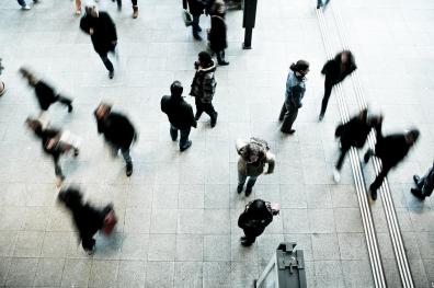 Personas en un espacio público